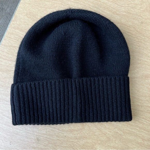 Charter Club Wm’s 100% Cashmere Cuffed Black Knit Beanie Hat NWOT One Size - Picture 2 of 10